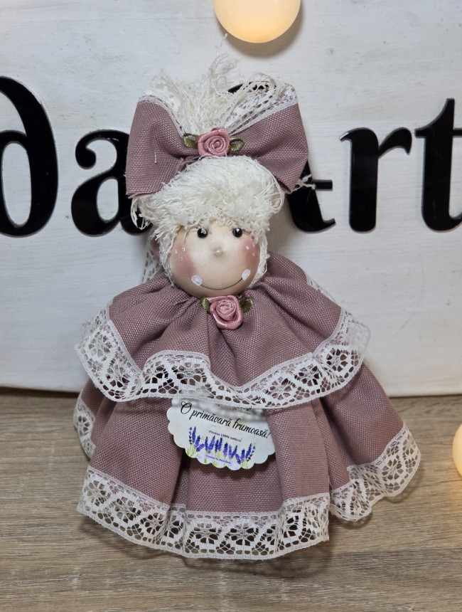 Păpușică handmade decorativă - primăvară 
