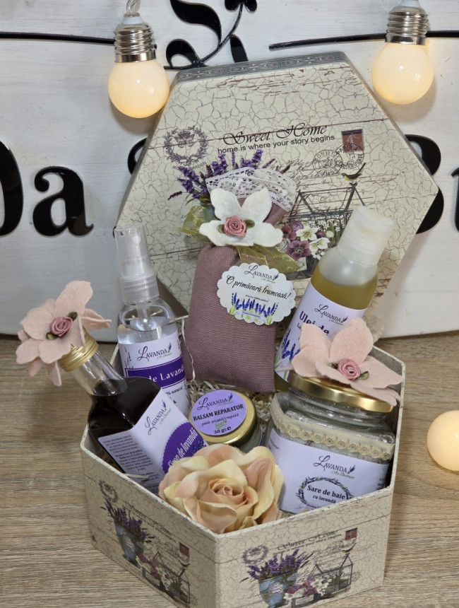 Pachet festiv pentru cadou - 6 produse