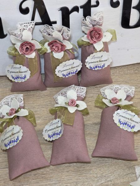 Săculeț umplut cu floare de lavandă