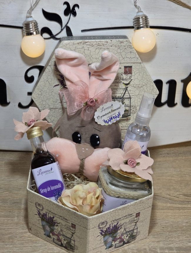 Pachet festiv pentru cadou - 4 produse 