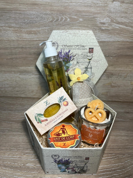 Pachet cadou cu produse naturale și mirosuri irezistibile Pachet cadou cu produse naturale și mirosuri irezistibile