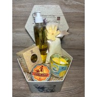 Pachet cadou cu produse naturale și mirosuri irezistibile Pachet cadou cu produse naturale și mirosuri irezistibile