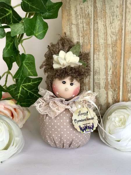 Păpușă handmade Primavera cu aromă de lavandă