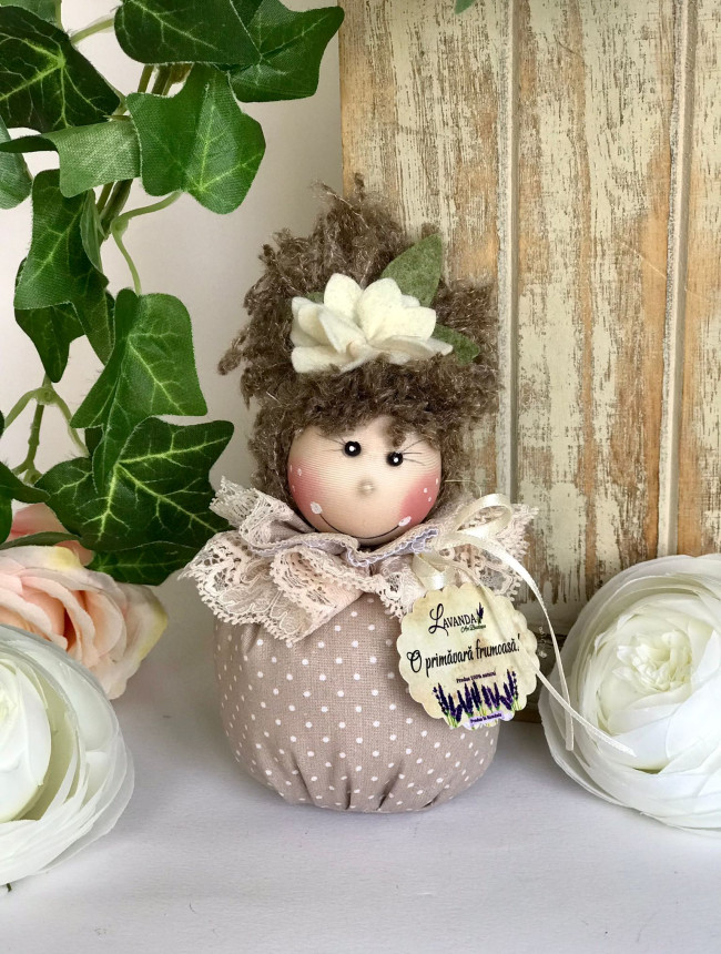 Păpușă handmade Primavera cu aromă de lavandă