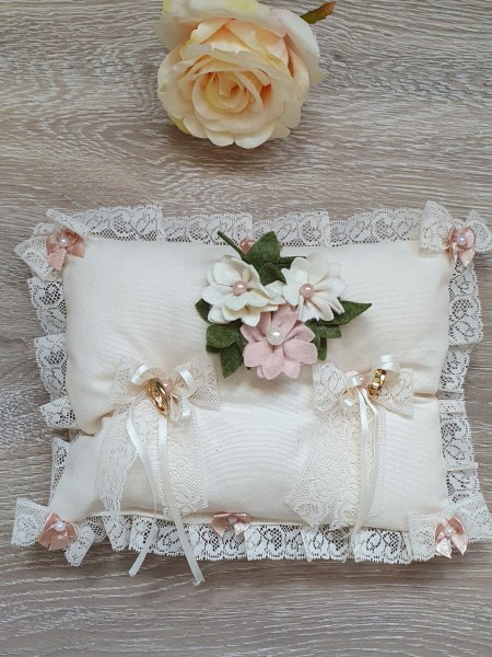 Pernita pentru verighete cu aromă de lavandă